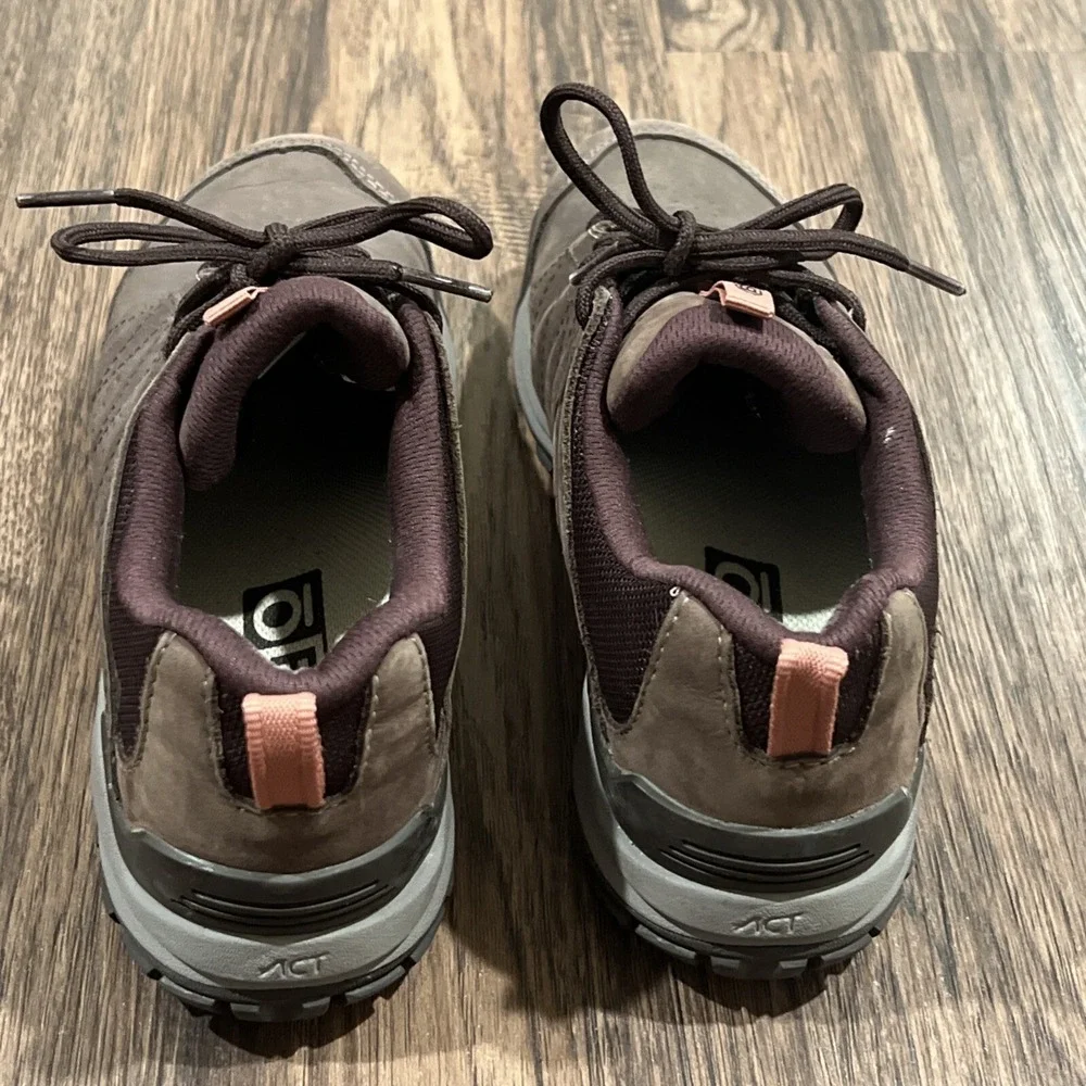 Oboz Womens Sypes Low Leather B-Dry Hiking Shoes Sneakers Peppercorn Size 7.5M